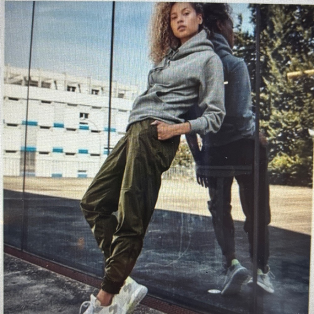 Athleta Radiant Jogger Tortuga Olive Green Size 2P